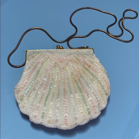 Handbags - Carla Machi clam shell beaded purse.